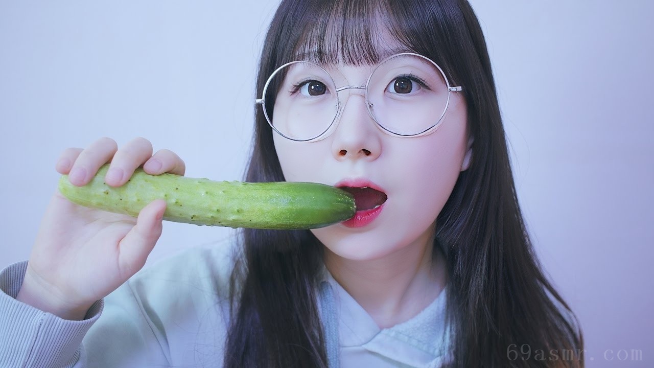 [ASMR Korean , ASMR Korean] 吃脆黄瓜吃声音